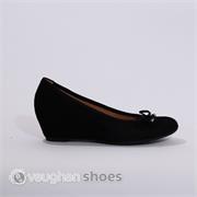 Gabor Lace Trim & Diamante Tips Alvin - Black Suede